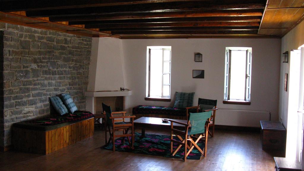 Petrino Spiti Villa Fragkades ภายนอก รูปภาพ